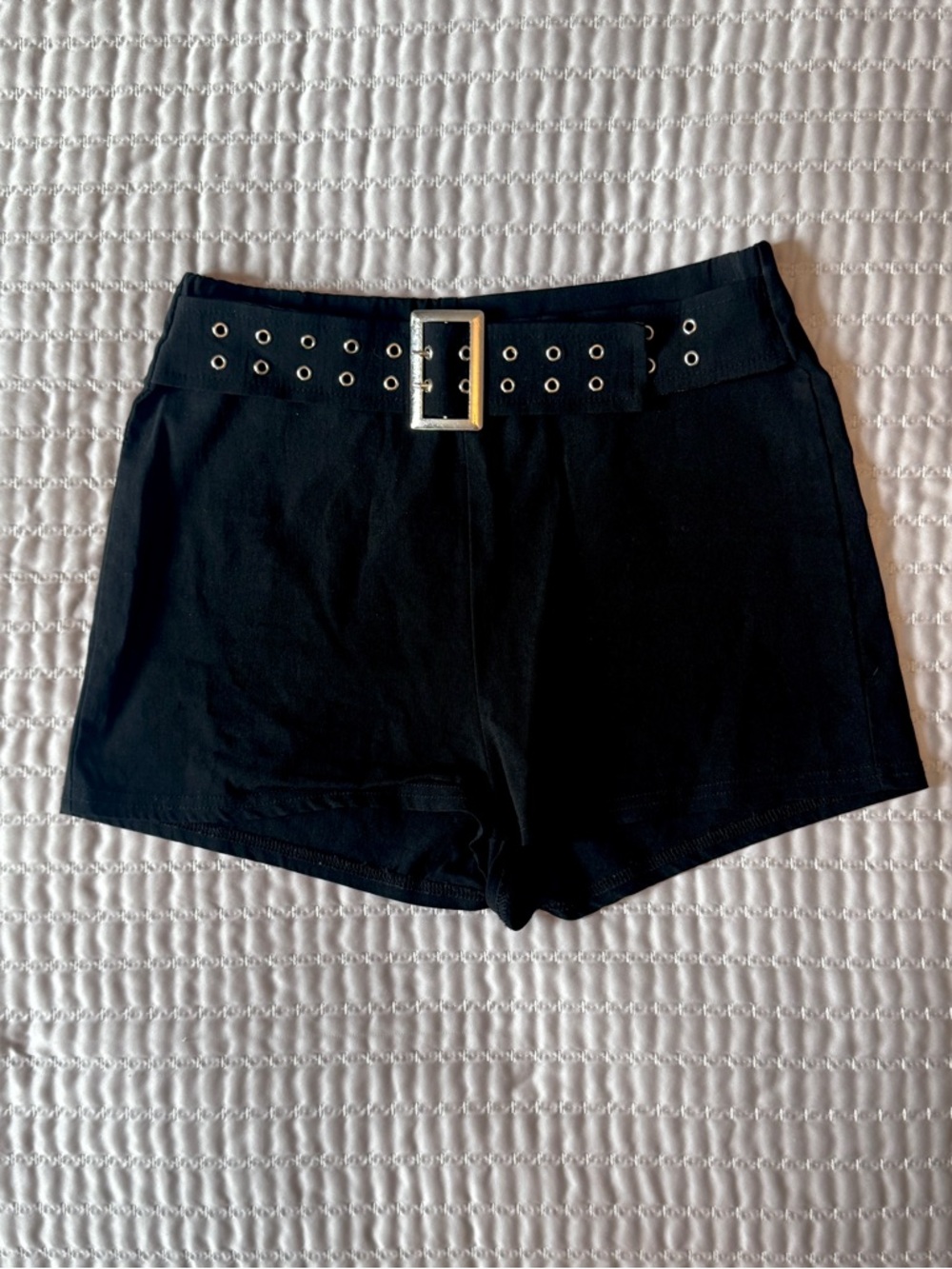 White Fox High-Waist Black Women’s Shorts with Grommet Belt